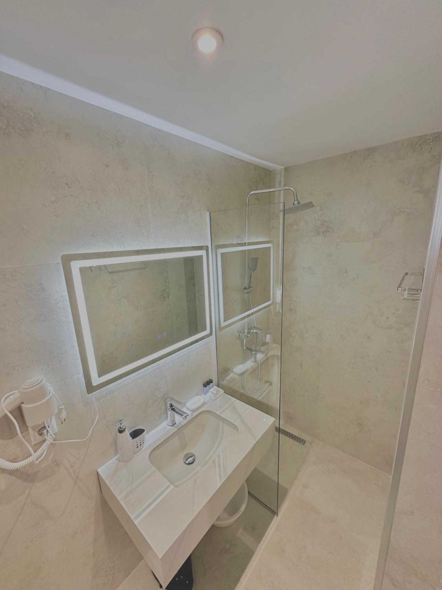 Lido Apartments Himare Bilik gambar